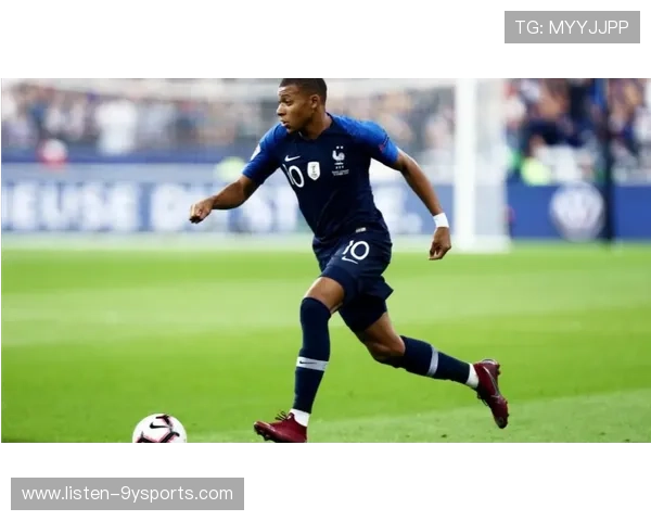 巴黎圣日耳曼夏季转会市场新动态 球队引援与球员去向成焦点