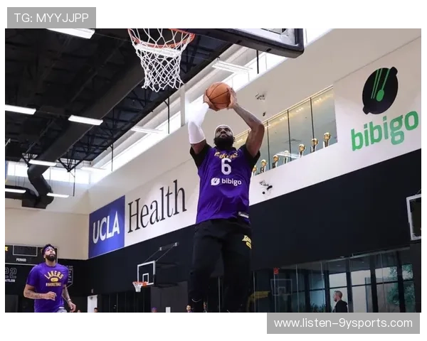 湖人队宣布签约新援提升阵容实力 詹姆斯与浓眉大眼期待新赛季表现